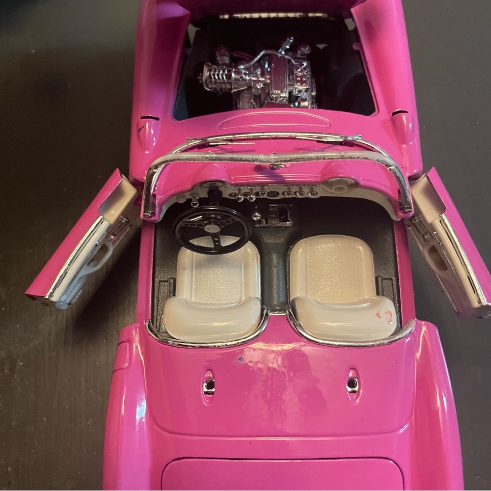 1957 Chevrolet Corvette Pink 1:18 Die Cast Car Maisto - Picture 10 of 12